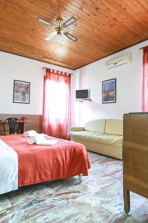 Villa Teresa Mestre Guest house